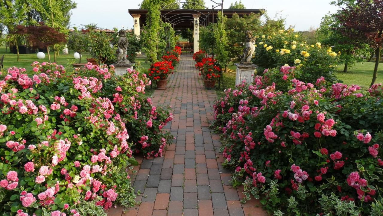 Millefiori La Corte Delle Rose โรวีโก ภายนอก รูปภาพ